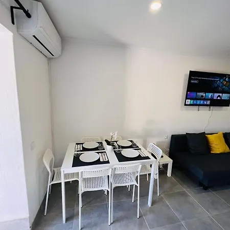 Big Studio Na Rua Da Oura, *