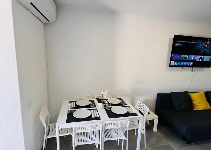 Big Studio Na Rua Da Oura, *