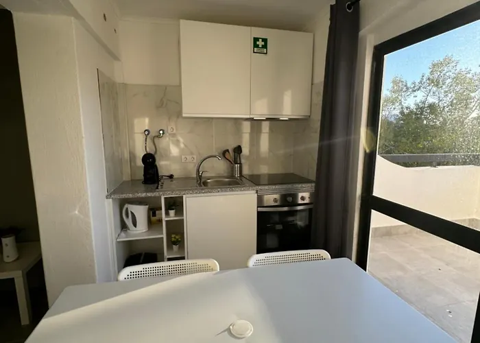 Big Studio Na Rua Da Oura, شقة البوفيرا