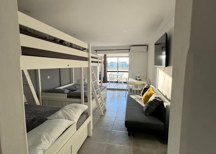 Big Studio Na Rua Da Oura, *