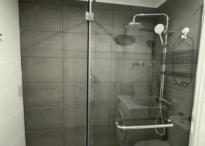 Big Studio Na Rua Da Oura, Апартаменты *